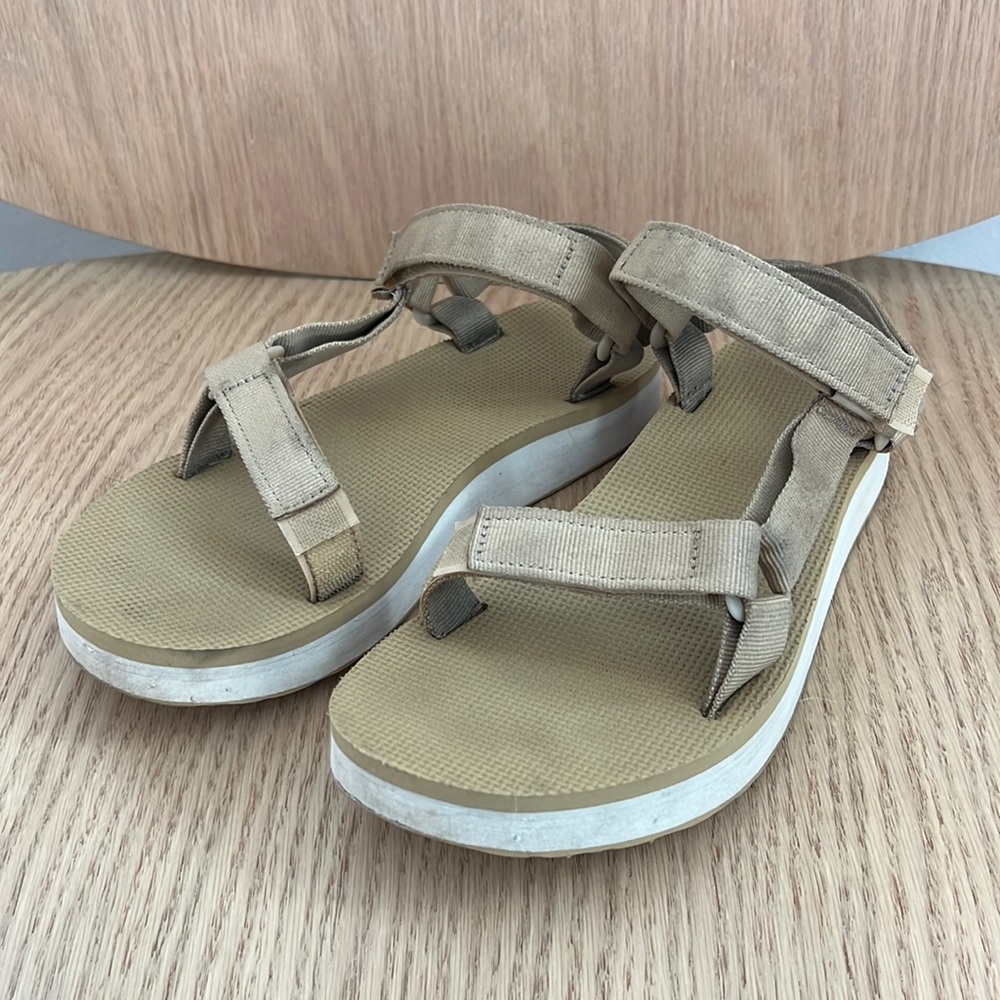 Teva MIDFORM UNIVERSAL  Midform Universal Women's Color: LARK Size: 9
